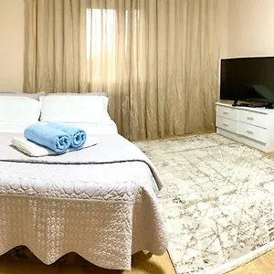 Town House, Metro Raiymbek Апарт-отель Алматы