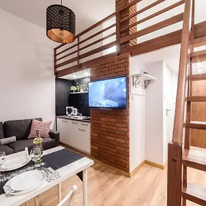 *** Aparthotel 2 Nights - Great Location, Right Next To Main Rail And Bus Station, 10 Min To Main Square By Foot Polonia
