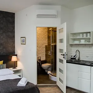 *** Aparthotel Modern In Old City Polonia